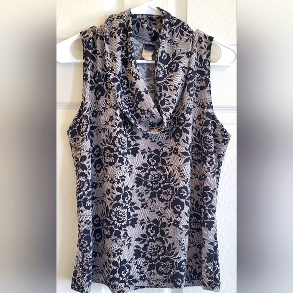 Made in USA MB Casual Floral B&W Sleeveless Top. Size M - Picture 1 of 6